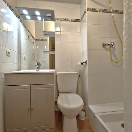 La Pinede - T4 Avec Terrasse Et Piscine *