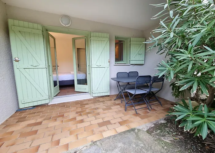 Appartement La Pinède - T4 Avec Terrasse Et Piscine