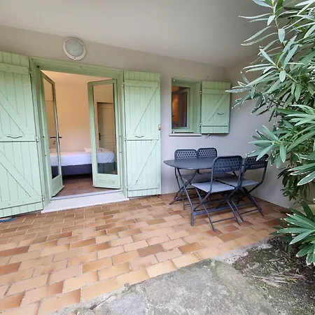 Appartement La Pinède - T4 Avec Terrasse Et Piscine