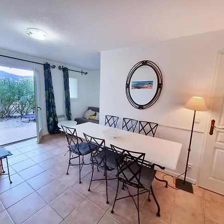 La Pinede - T4 Avec Terrasse Et Piscine شقة لو لا فاندو